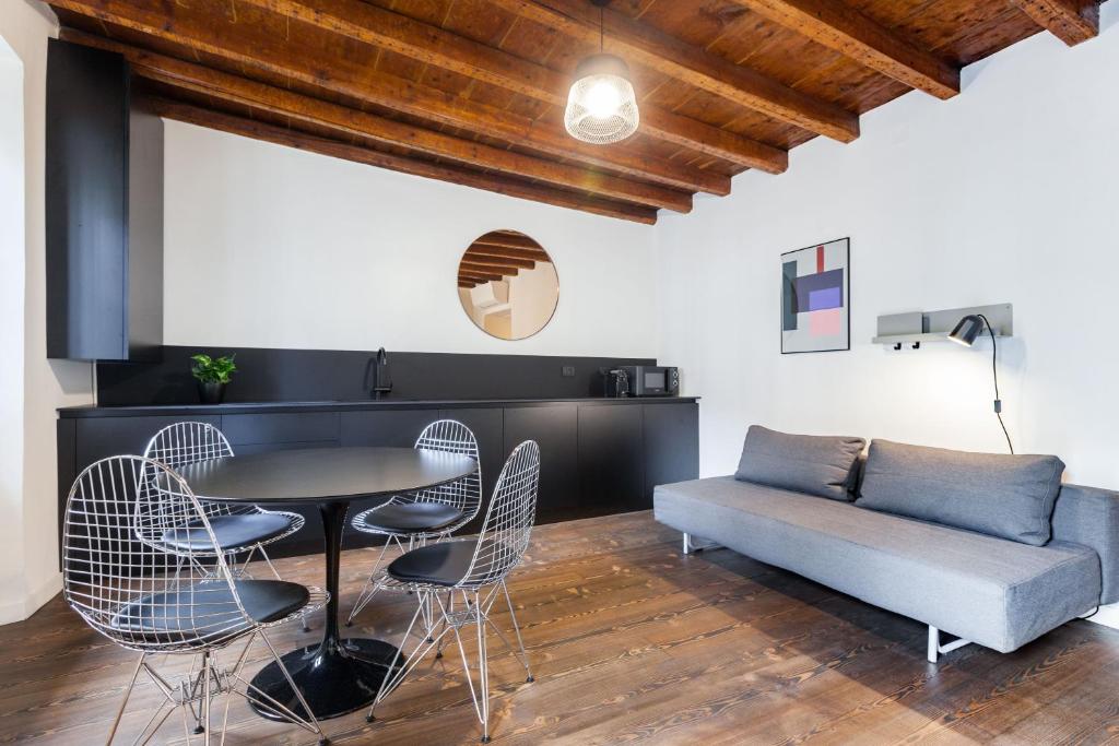 Milano Suite - Downtown — Hotel in Milan