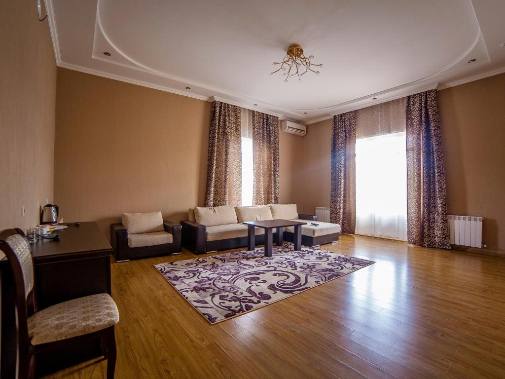 Gold Star Hotel