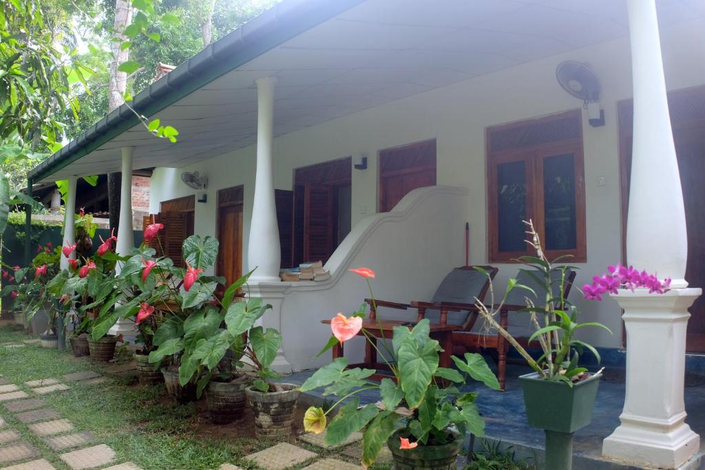 Sansala Guesthouse &amp; Restaurant — Hotel in Tangalle