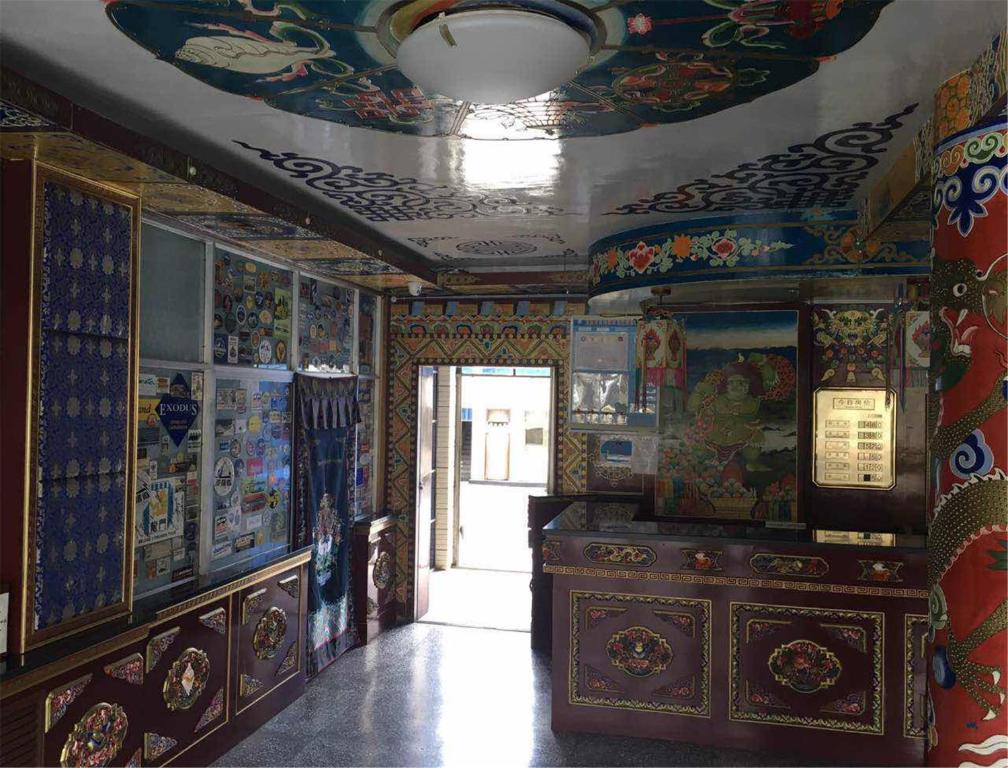 Overseas Tibetan Hotel photo