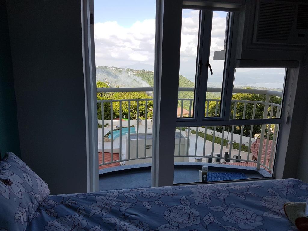 Tagaytay Modern Minimalistic Condo photo