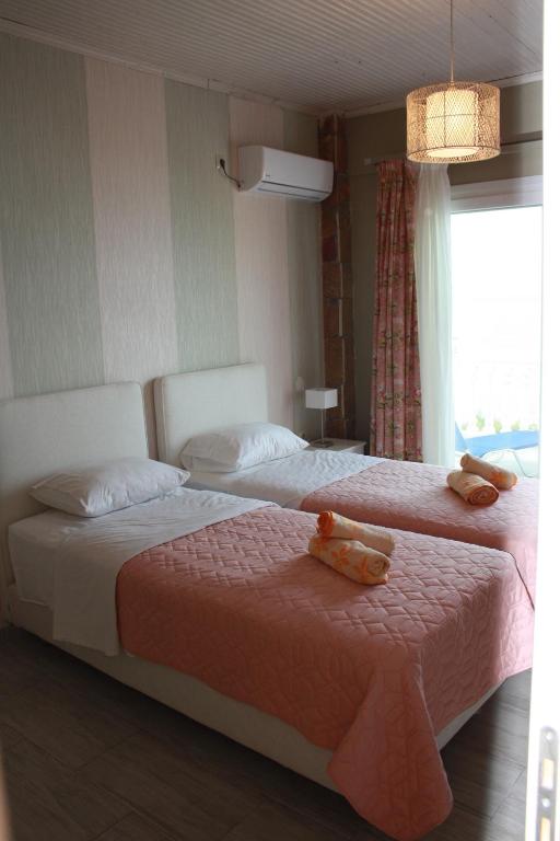 Laura Beach House — Hotel rooms in Alykes, Ionian Islands