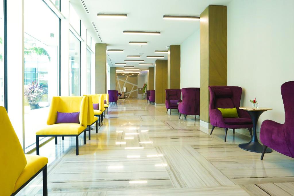 フロント・ロビー