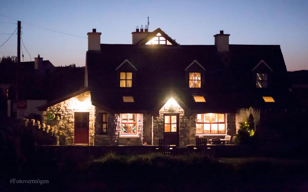 Aille River Tourist Hostel and Camping Doolin photo