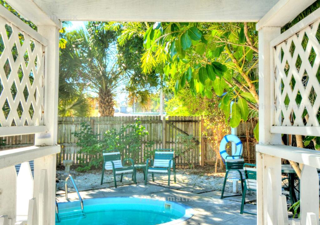 Seahorse Cottages - Adults Only photo