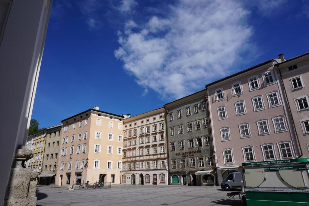 Apartment at Mozart-Geburtshaus photo