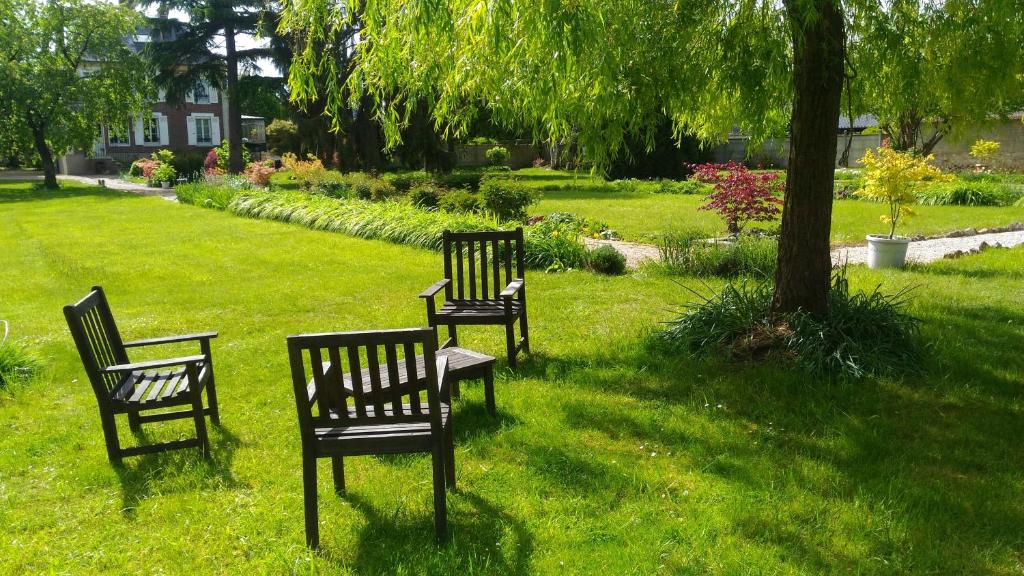 Garden, Le Jardin Des Erables in Saint-Marcel