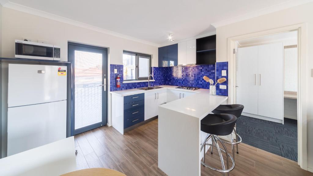 バタビア アパートメンツ (Batavia Apartments                                                                          )