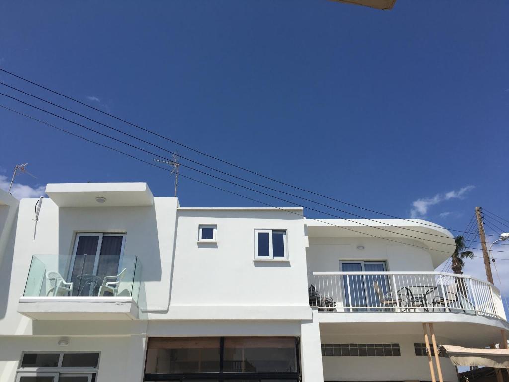 Cross Road — Hotel in Ayia Napa
