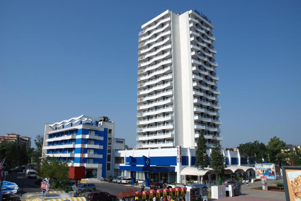 Kuban Resort & Aquapark - All Inclusive — Hotel building in Sunny Beach, Burgas Region