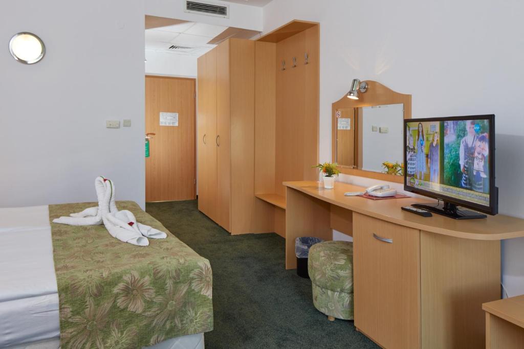 Mena Palace Hotel - All Inclusive — Sunny Beach, Burgas Region