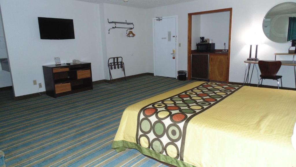 Super 8 By Wyndham Sapulpa/Tulsa Area photo