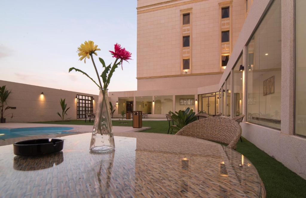Noon Hotel Suites photo
