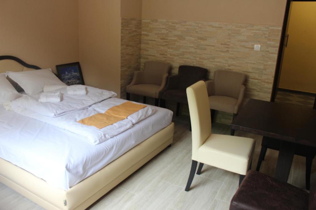 Triple Room with Mountain View