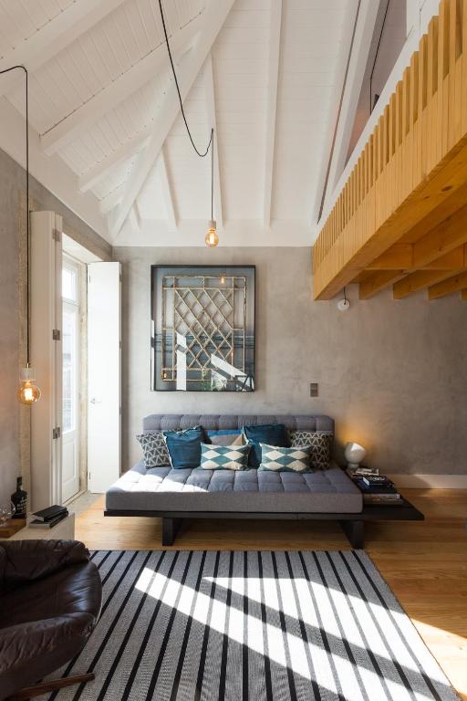 Gold & Grey Loft Almada, Porto