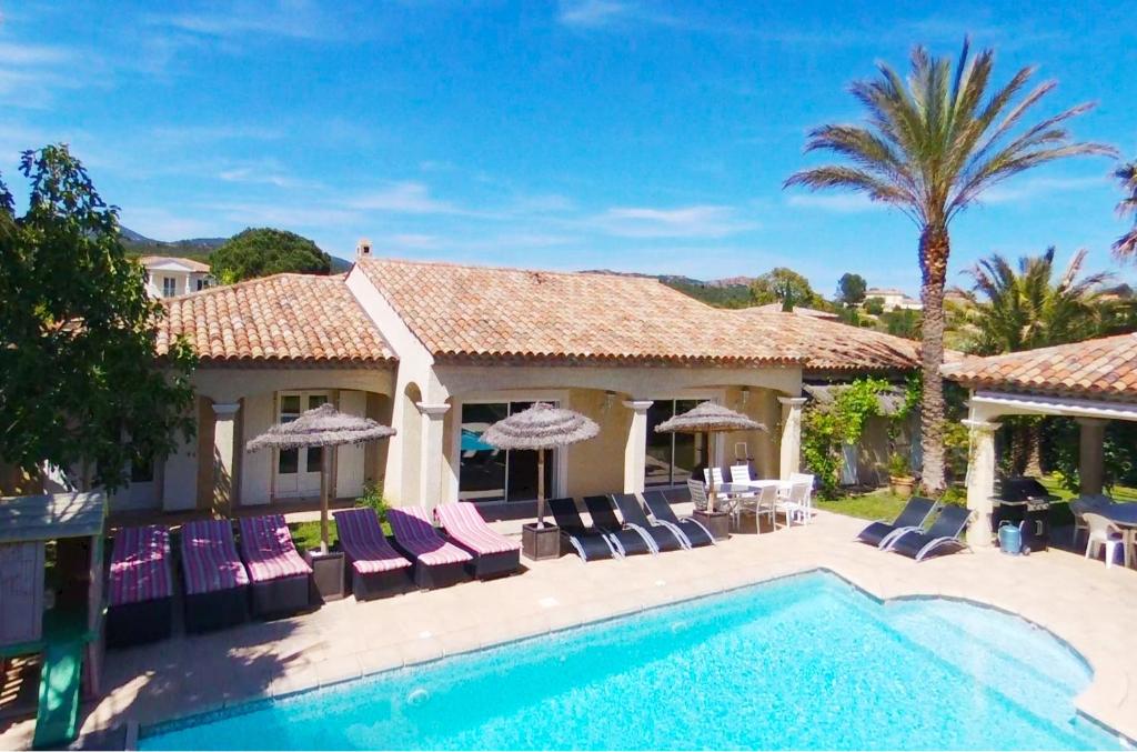 Luxueuse Villa Récente à Saint Raphaël de Plain Pied - 3