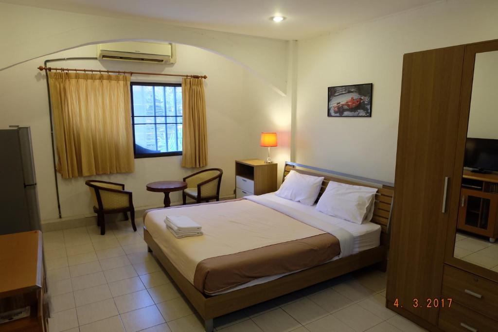 Piccolo Restaurant and Guest house