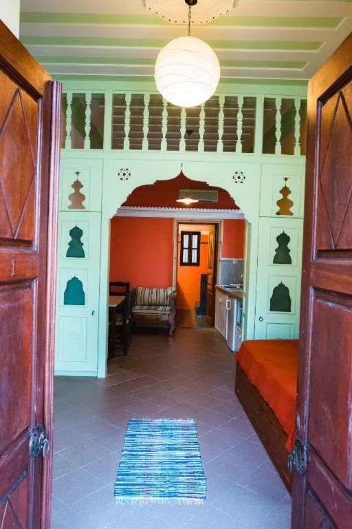 Karnayo, hotel en Meyisti