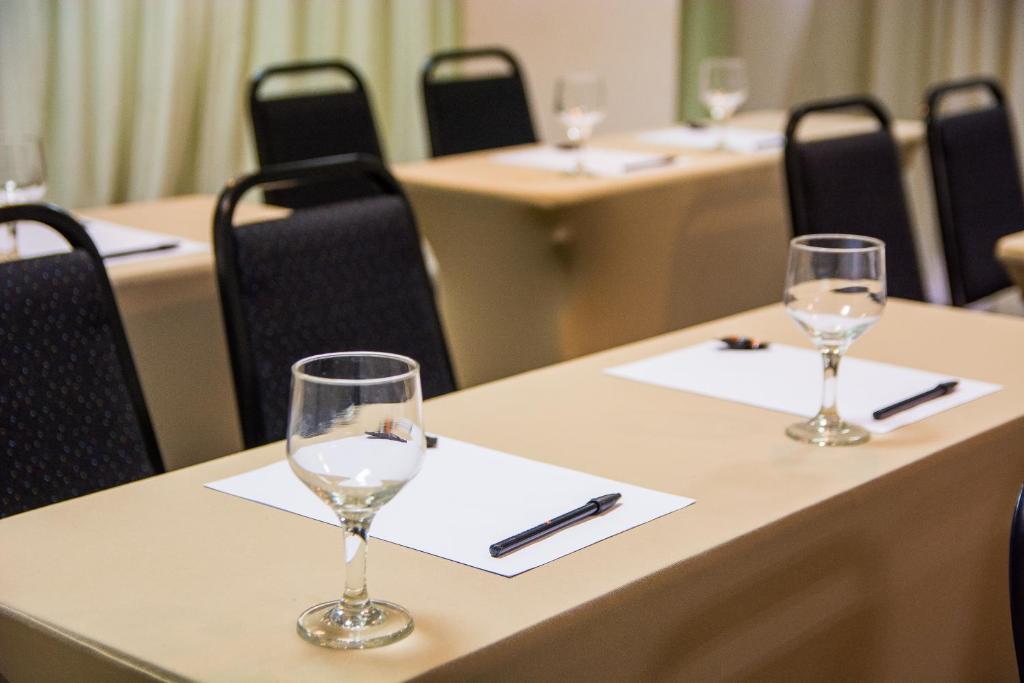 Sala de reuniões / Salões de baile