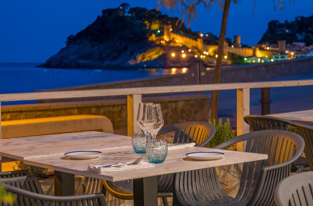 Golden Mar Menuda — Restauracje i bary in Tossa de Mar, Katalonia