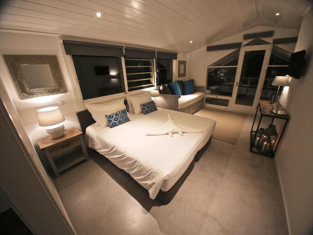 Manta Ray Lodge photo