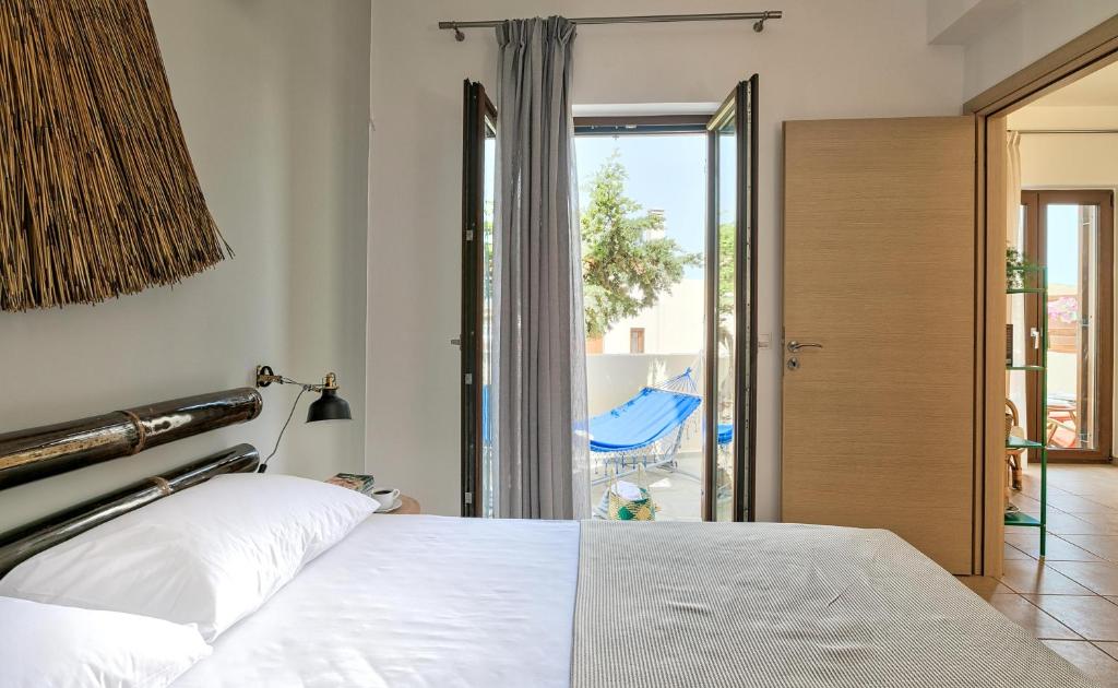 Syra Suites photo