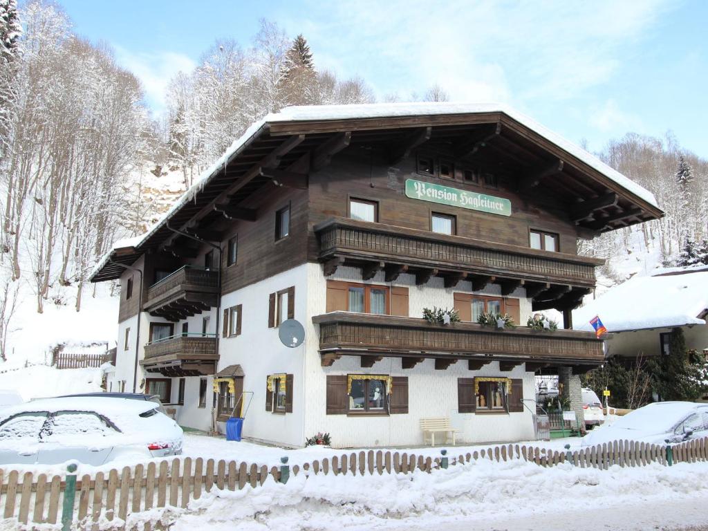 Apartment in Saalbach near Ski Slopes, Saalbach Hinterglemm