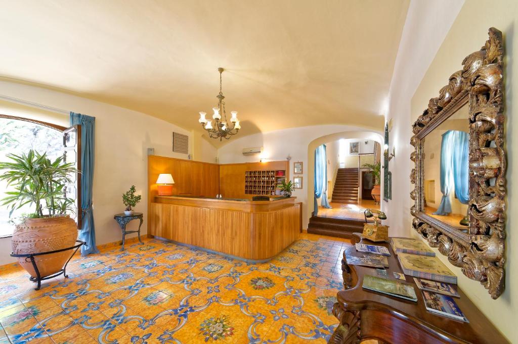 Hotel Zaro photo