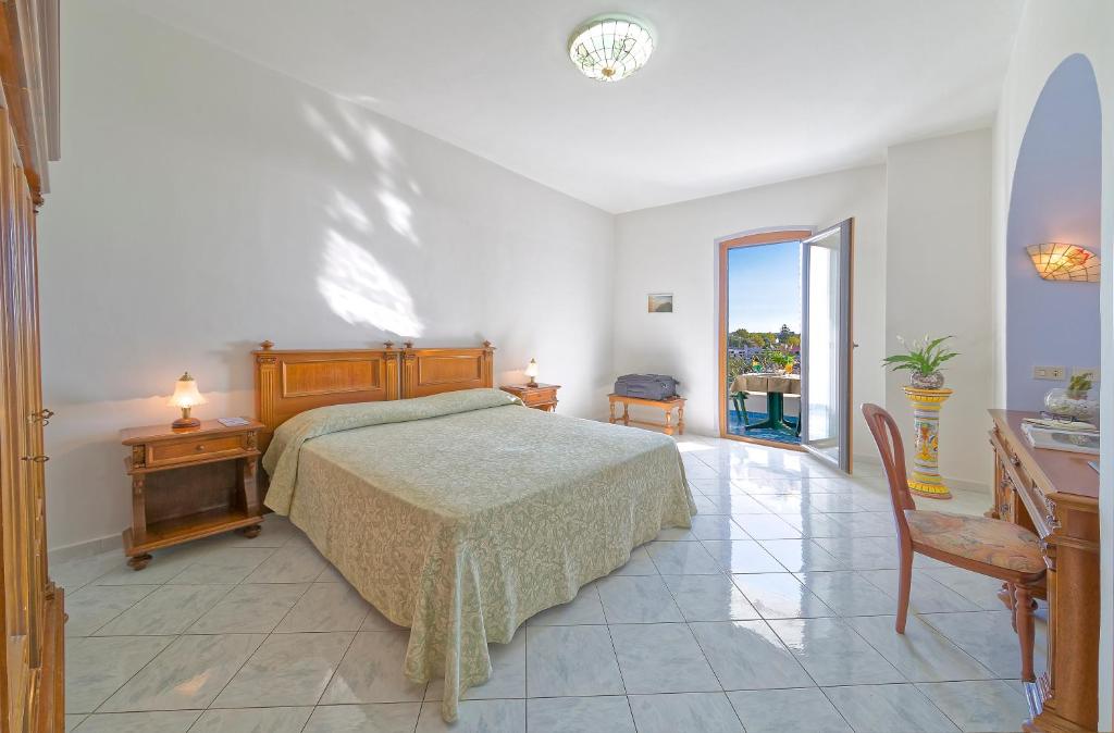 Hotel Zaro photo