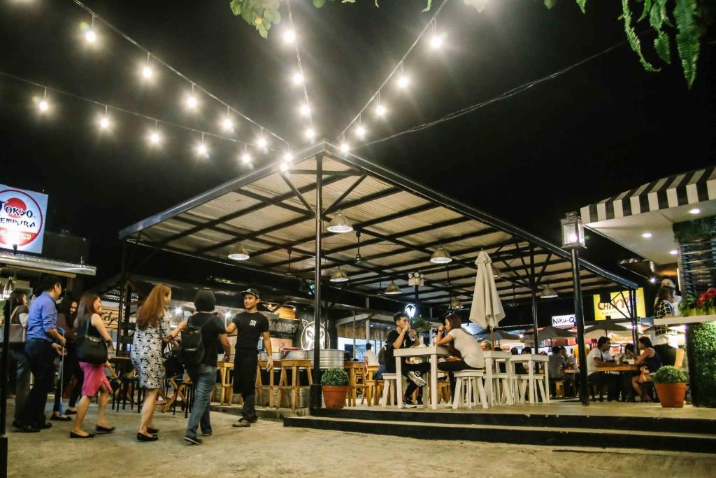 Restaurant, Food District Hostel - Ortigas Kapitolyo in Manila