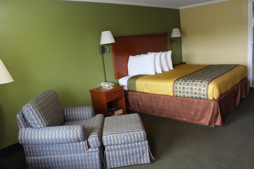 Americas Best Value Inn & Suites Conyers Photo 27