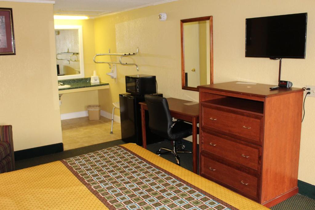 Americas Best Value Inn & Suites Conyers Photo 37