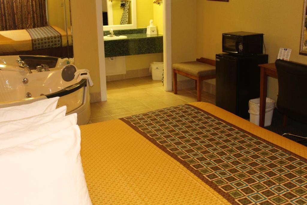 Americas Best Value Inn & Suites Conyers Photo 41