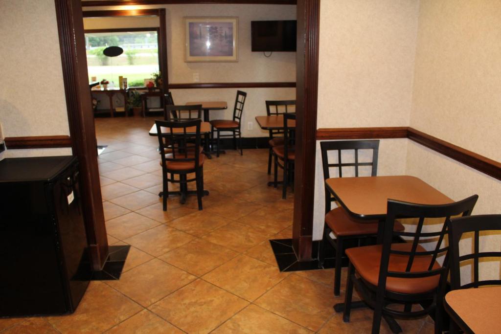 Americas Best Value Inn & Suites Conyers Photo 44