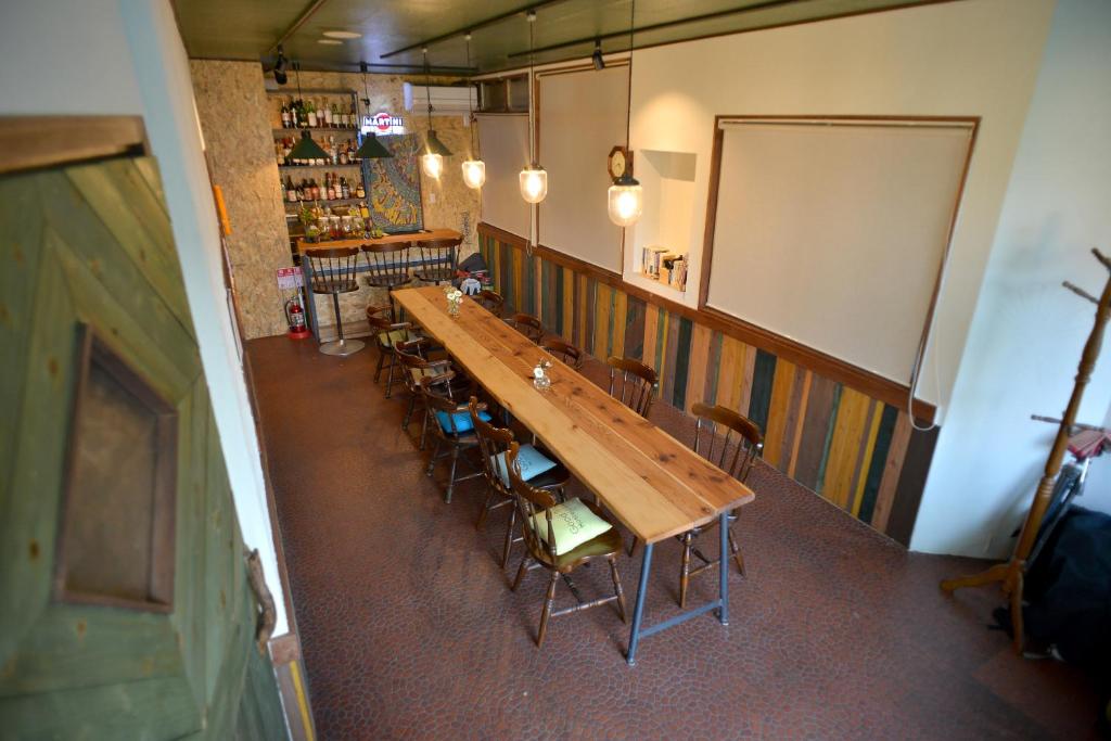 Good Trip Hostel & Bar