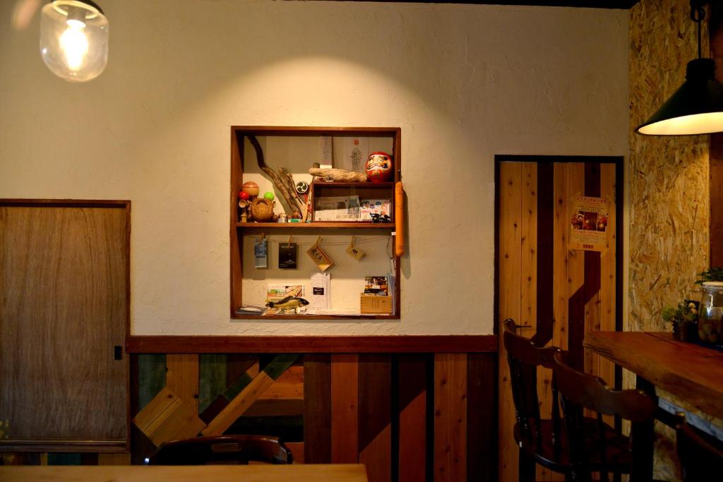 ห้องส่วนกลางสำหรับนั่งเล่น/ดูทีวี