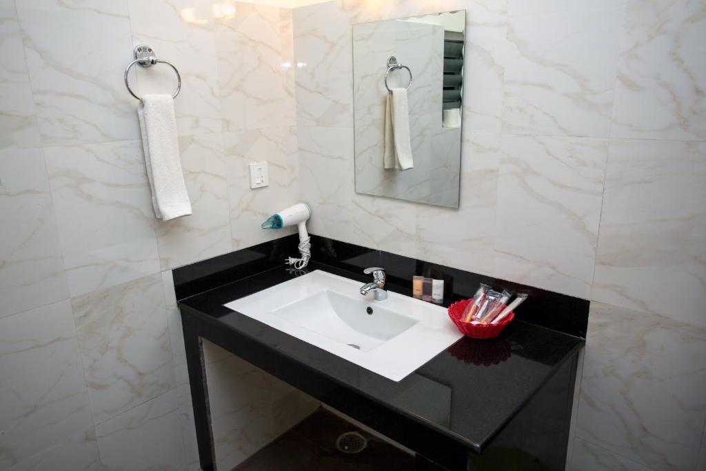 Hotel Spring photo