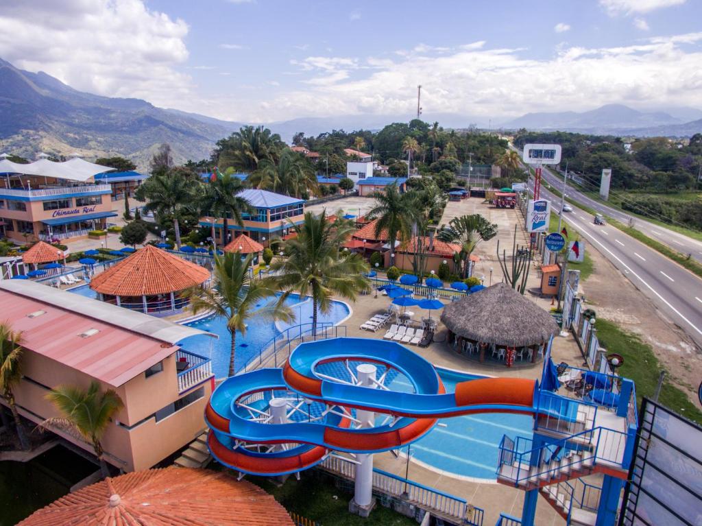 hoteles con piscina al aire libre en