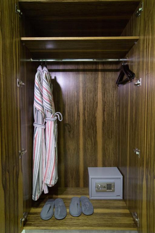 Camelot Hotel photo