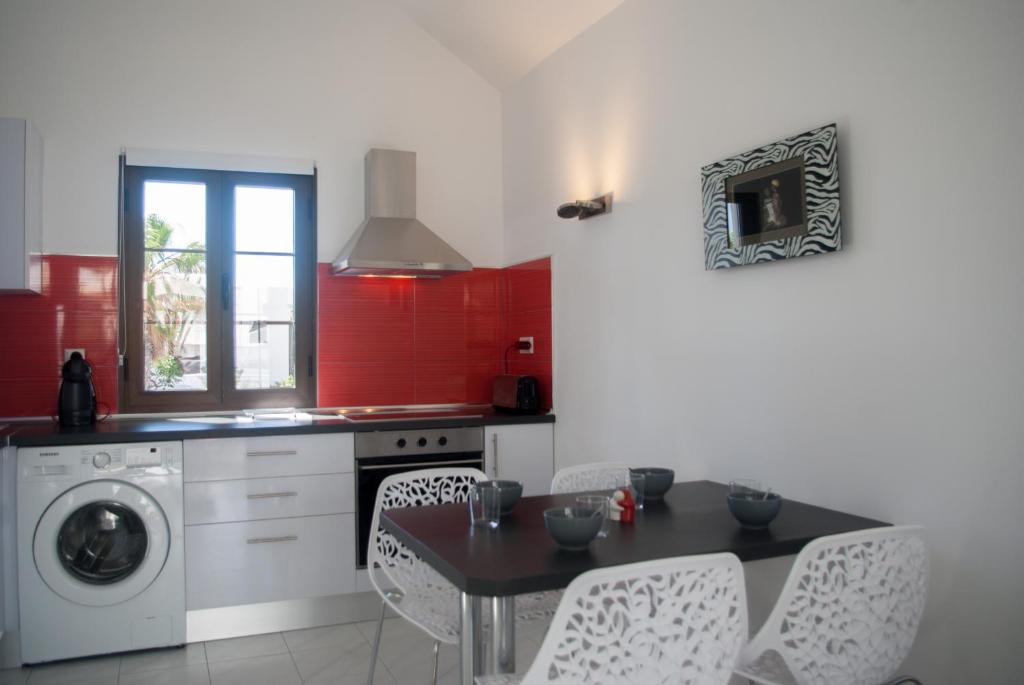 Charming and Cosy Bungalow - 1