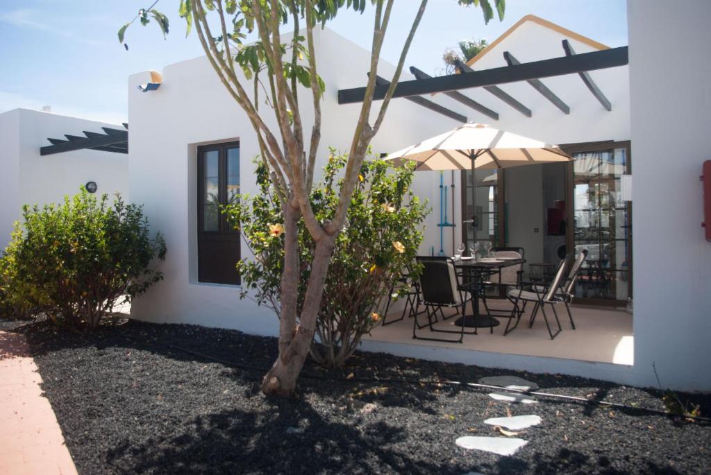 Charming and Cosy Bungalow - 4