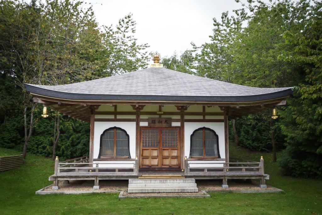 Donnington Grove, Newbury 2024 Updated Prices, Deals