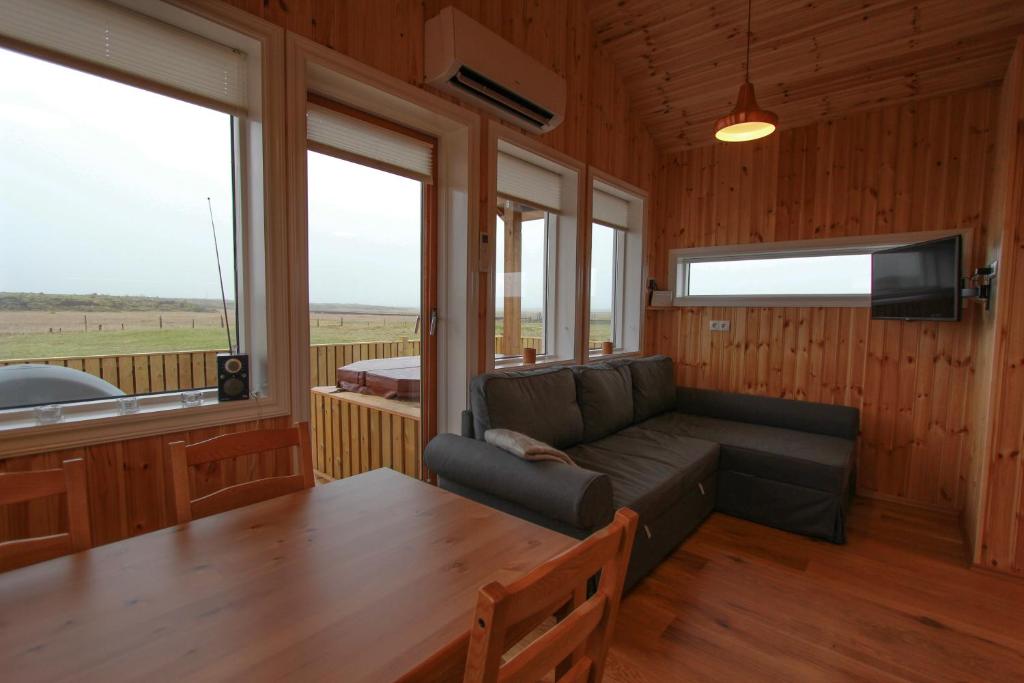 Shared lounge/TV area