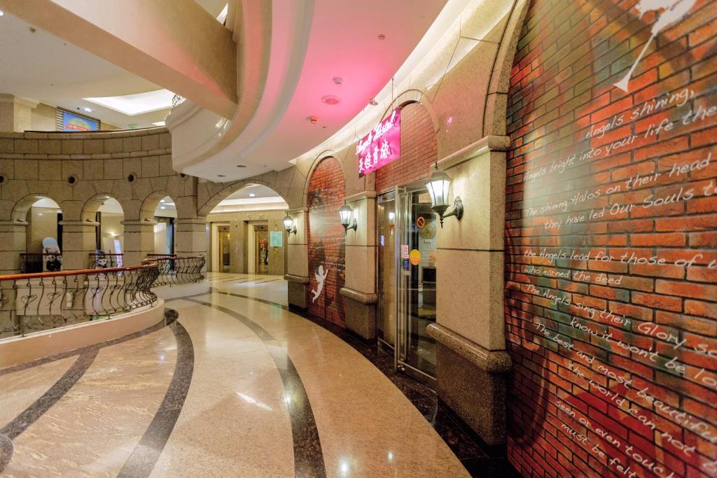 Entrance, Angels Hostel Taipei Ximen in Taipei