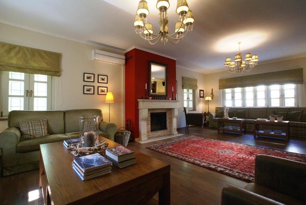 Gamila Rocks Mountain Hotel — Hotel in Aristi