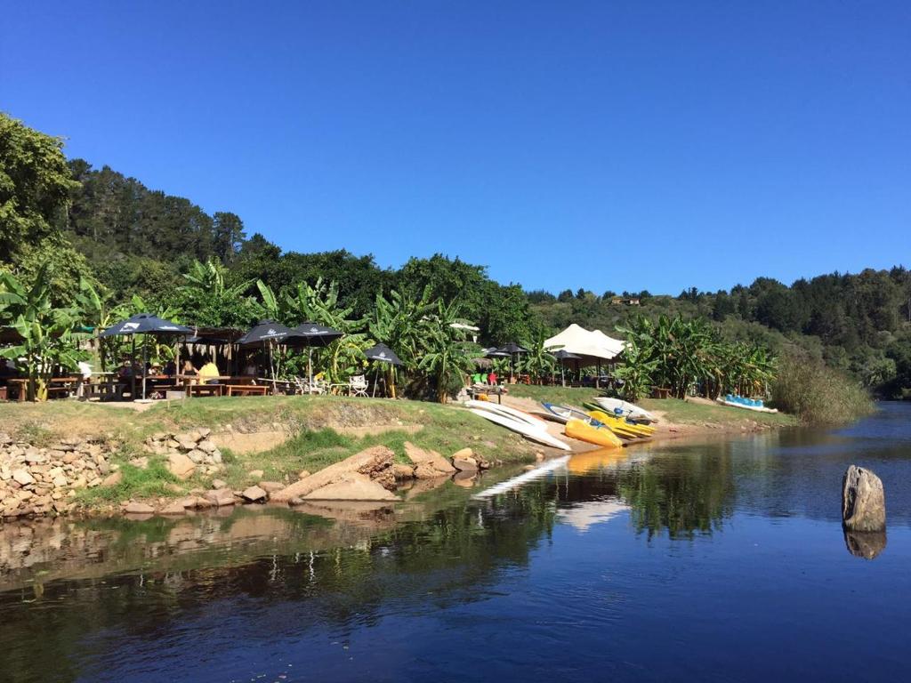 The Riverdeck Lodge and Backpackers — Hotel in Knysna