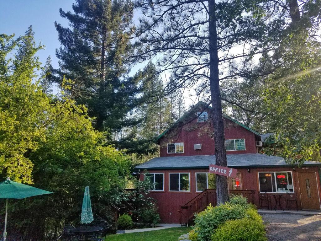 Yosemite Riverside Inn — Hotel in Groveland (CA)
