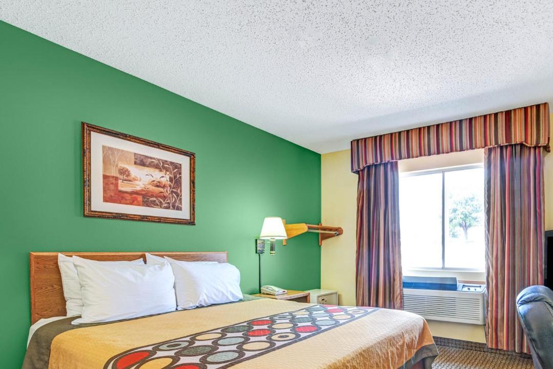 Super 8 By Wyndham Mckinney Plano Area 전경