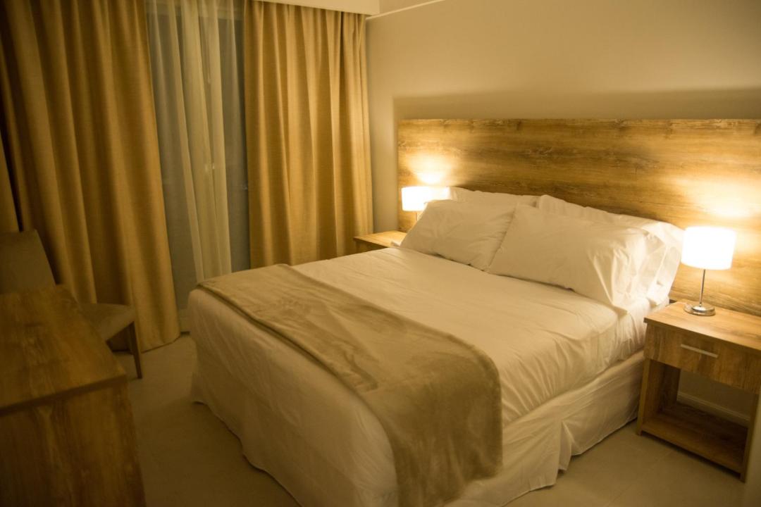 NAVARRO PLAZA HOTEL 전경