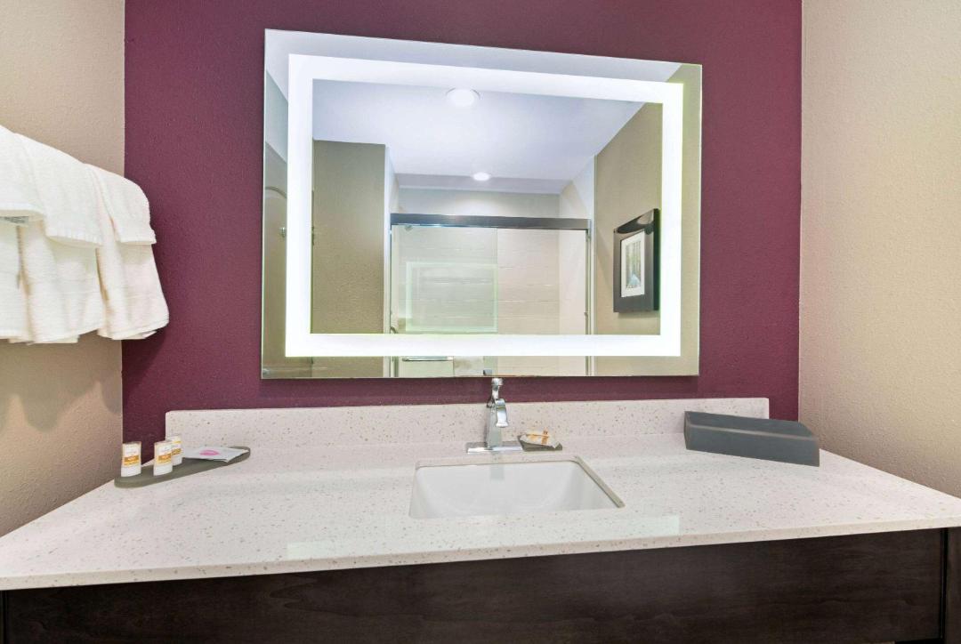 La Quinta Inn & Suites by Wyndham West Monroe 전경